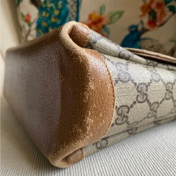 Gucci Vintage Crossbody Bag - Picture 8 of 14